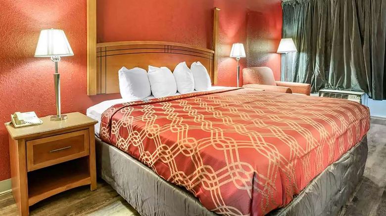 <b>Super 8 by Wyndham Perrysburg/Toledo Room</b>. Images powered by <a href="https://iceportal.shijigroup.com/" title="IcePortal" target="_blank">IcePortal</a>.