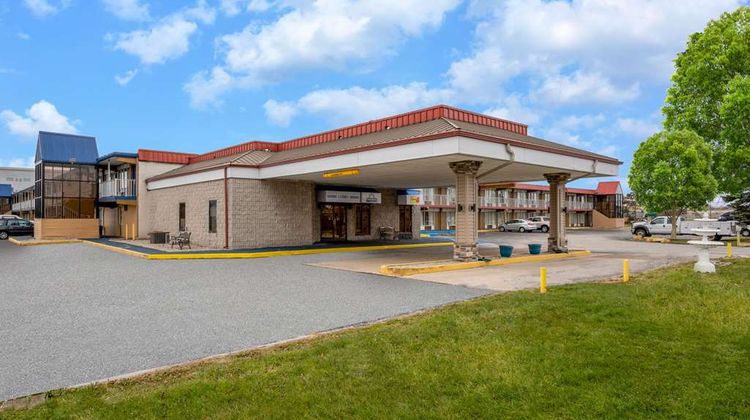 Super 8 by Wyndham Perrysburg/Toledo Exterior
