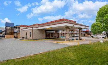 Super 8 by Wyndham Perrysburg/Toledo
