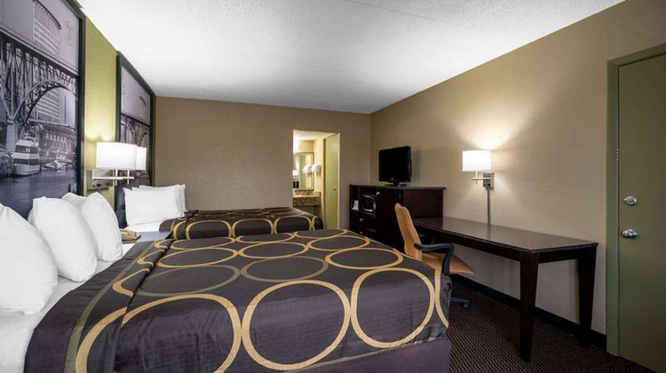 Super 8 by Wyndham Perrysburg/Toledo Room