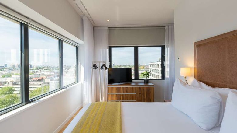 <b>Premier Suites Plus Rotterdam Room</b>. Images powered by <a href="https://iceportal.shijigroup.com/" title="IcePortal" target="_blank">IcePortal</a>.