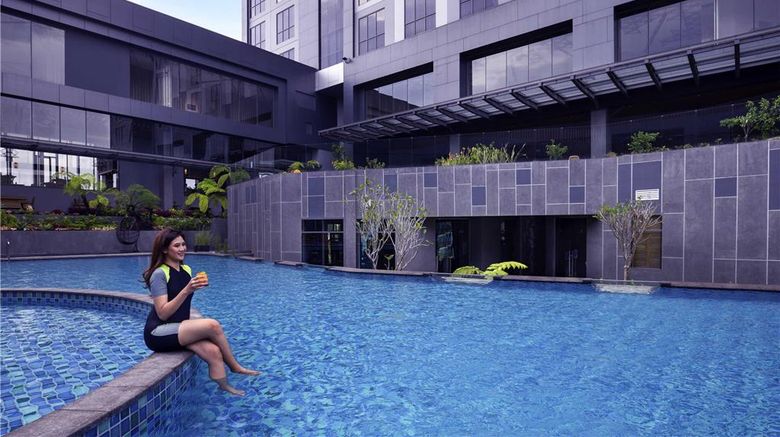 <b>Grand Mercure Malang Pool</b>. Images powered by <a href="https://iceportal.shijigroup.com/" title="IcePortal" target="_blank">IcePortal</a>.