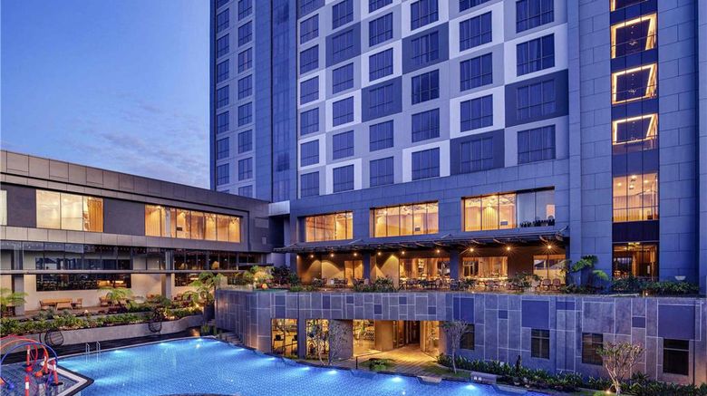 <b>Grand Mercure Malang Pool</b>. Images powered by <a href="https://iceportal.shijigroup.com/" title="IcePortal" target="_blank">IcePortal</a>.