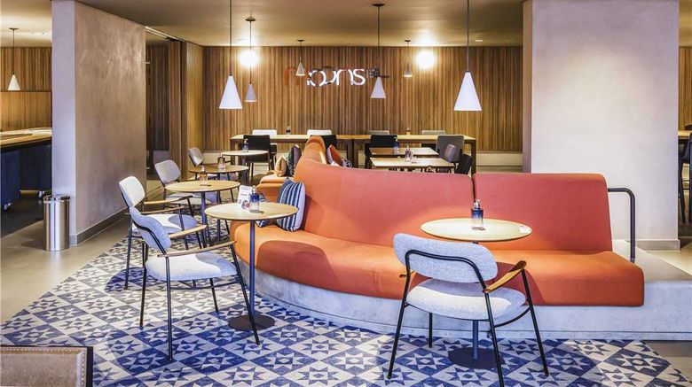 <b>Novotel Lencois Paulista Restaurant</b>. Images powered by <a href="https://iceportal.shijigroup.com/" title="IcePortal" target="_blank">IcePortal</a>.