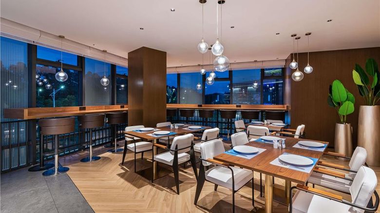 <b>Novotel Dongguan Songshan Lake Restaurant</b>. Images powered by <a href="https://iceportal.shijigroup.com/" title="IcePortal" target="_blank">IcePortal</a>.