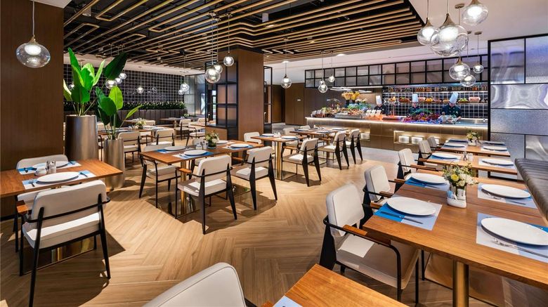 <b>Novotel Dongguan Songshan Lake Restaurant</b>. Images powered by <a href="https://iceportal.shijigroup.com/" title="IcePortal" target="_blank">IcePortal</a>.