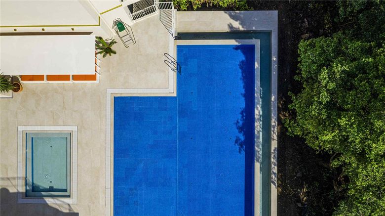 <b>Mercure Ambassador Jeju Pool</b>. Images powered by <a href="https://iceportal.shijigroup.com/" title="IcePortal" target="_blank">IcePortal</a>.