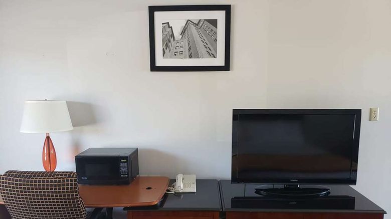 <b>Days Inn & Suites by Wyndham St Ignace Room</b>. Images powered by <a href="https://iceportal.shijigroup.com/" title="IcePortal" target="_blank">IcePortal</a>.