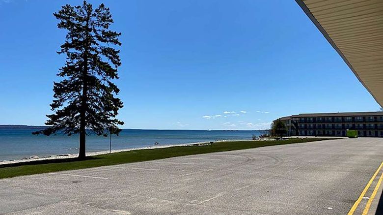 <b>Days Inn & Suites by Wyndham St Ignace Exterior</b>. Images powered by <a href="https://iceportal.shijigroup.com/" title="IcePortal" target="_blank">IcePortal</a>.