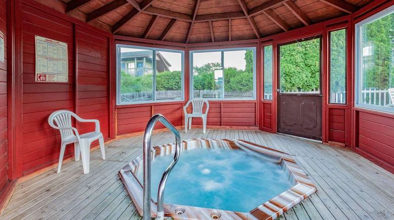 <b>Days Inn & Suites by Wyndham St Ignace Pool</b>. Images powered by <a href="https://iceportal.shijigroup.com/" title="IcePortal" target="_blank">IcePortal</a>.