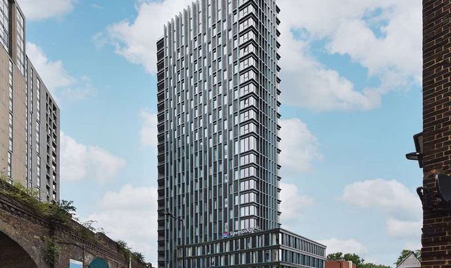 Travelodge Plus Central Elephant&Castle Exterior