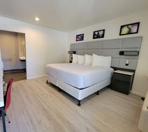 Signature Inn Santa Clara Room
