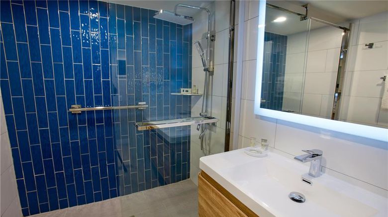 <b>Divi Aruba Phoenix Beach Resort Suite</b>. Images powered by <a href="https://iceportal.shijigroup.com/" title="IcePortal" target="_blank">IcePortal</a>.
