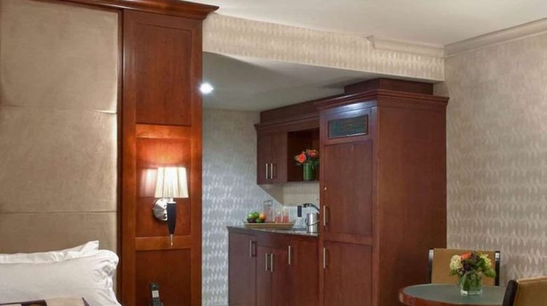 <b>Viana Hotel & Spa, Trademark Collection Room</b>. Images powered by <a href="https://iceportal.shijigroup.com/" title="IcePortal" target="_blank">IcePortal</a>.