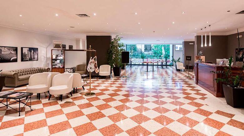 <b>SHG Hotel De La Ville Vicenza Lobby</b>. Images powered by <a href="https://iceportal.shijigroup.com/" title="IcePortal" target="_blank">IcePortal</a>.