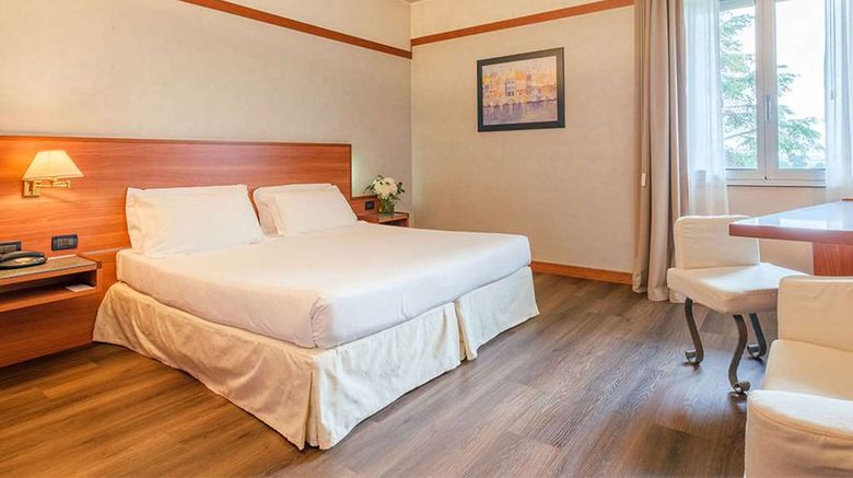 <b>SHG Hotel Bologna Room</b>. Images powered by <a href="https://iceportal.shijigroup.com/" title="IcePortal" target="_blank">IcePortal</a>.