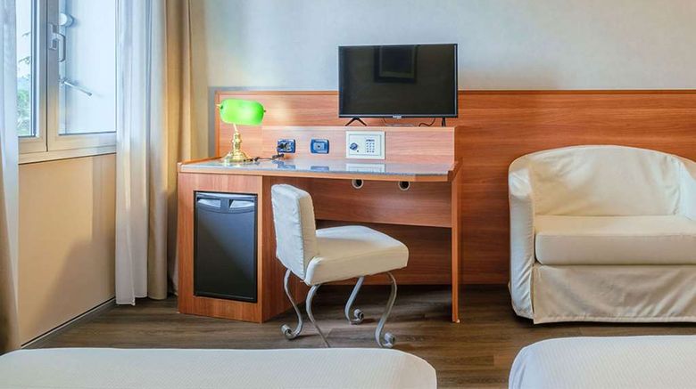 <b>SHG Hotel Bologna Room</b>. Images powered by <a href="https://iceportal.shijigroup.com/" title="IcePortal" target="_blank">IcePortal</a>.