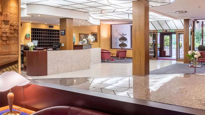 <b>SHG Hotel Bologna Lobby</b>. Images powered by <a href="https://iceportal.shijigroup.com/" title="IcePortal" target="_blank">IcePortal</a>.