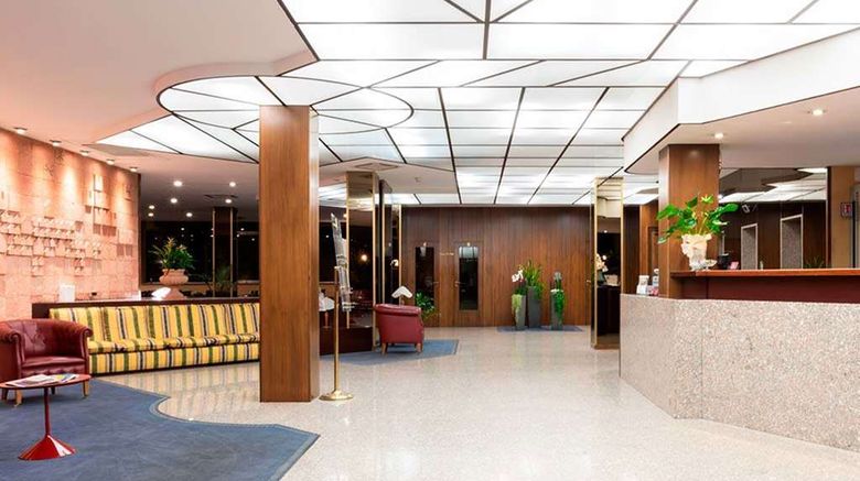 <b>SHG Hotel Bologna Lobby</b>. Images powered by <a href="https://iceportal.shijigroup.com/" title="IcePortal" target="_blank">IcePortal</a>.