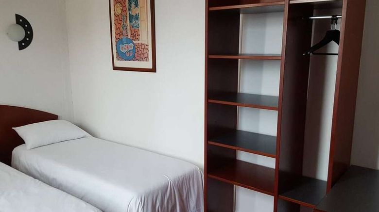 <b>Le Clemenceau Hotel Room</b>. Images powered by <a href="https://iceportal.shijigroup.com/" title="IcePortal" target="_blank">IcePortal</a>.