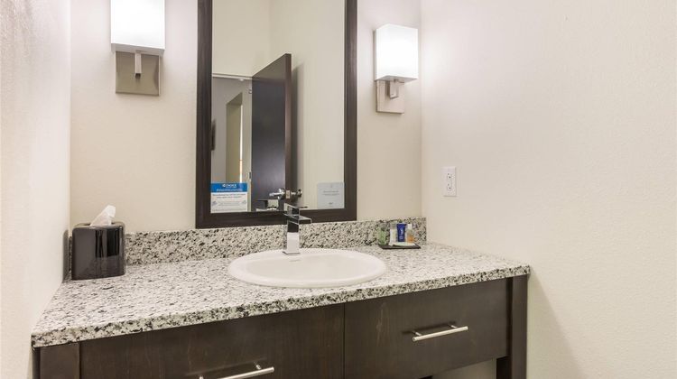 Sleep Inn & Suites Webb City Room
