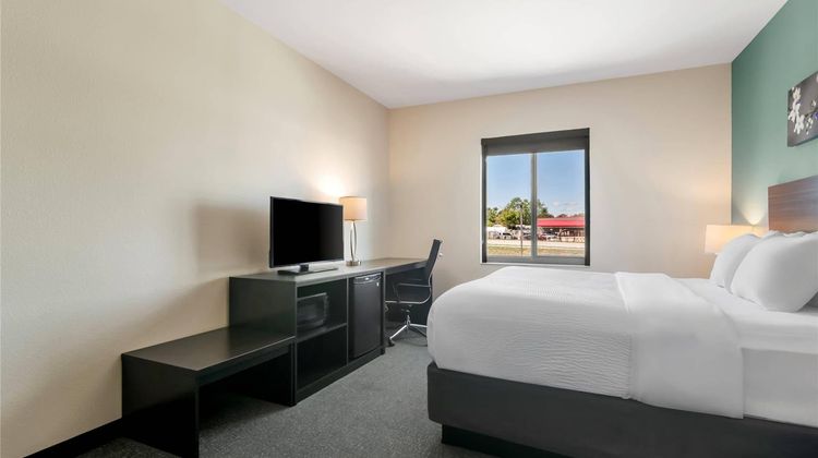 Sleep Inn & Suites Webb City Suite