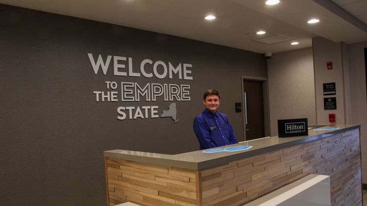 Hampton Inn & Suites Olean Lobby