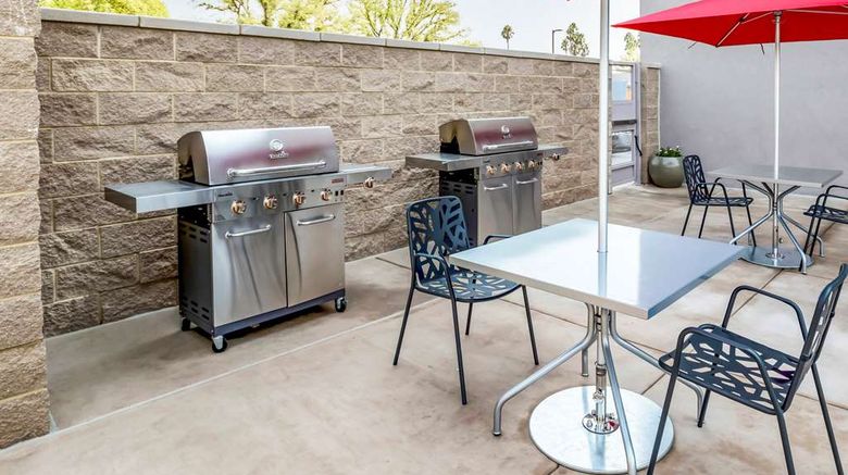 <b>Home2 Suites by Hilton West Sacramento Restaurant</b>. Images powered by <a href="https://iceportal.shijigroup.com/" title="IcePortal" target="_blank">IcePortal</a>.