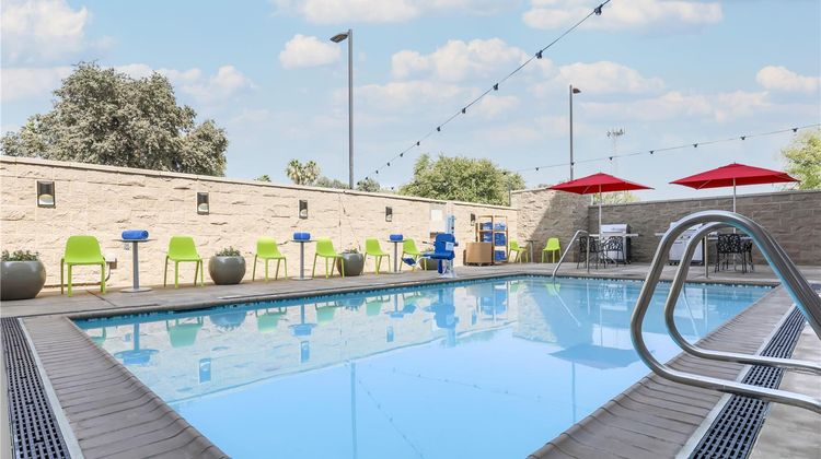 Home2 Suites by Hilton West Sacramento Pool