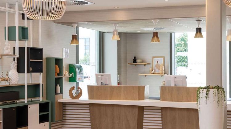Hilton Garden Inn Tours Centre Lobby
