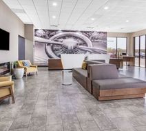 Hawthorn Stes by Wyndham Wichita Airport Lobby