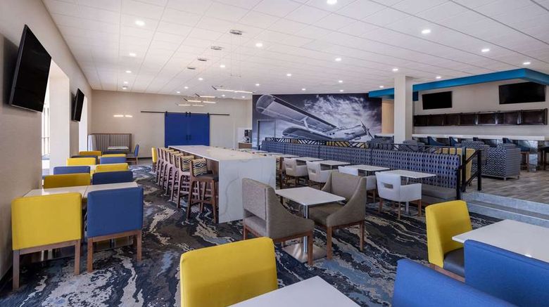 <b>Hawthorn Stes by Wyndham Wichita Airport Lobby</b>. Images powered by <a href="https://iceportal.shijigroup.com/" title="IcePortal" target="_blank">IcePortal</a>.