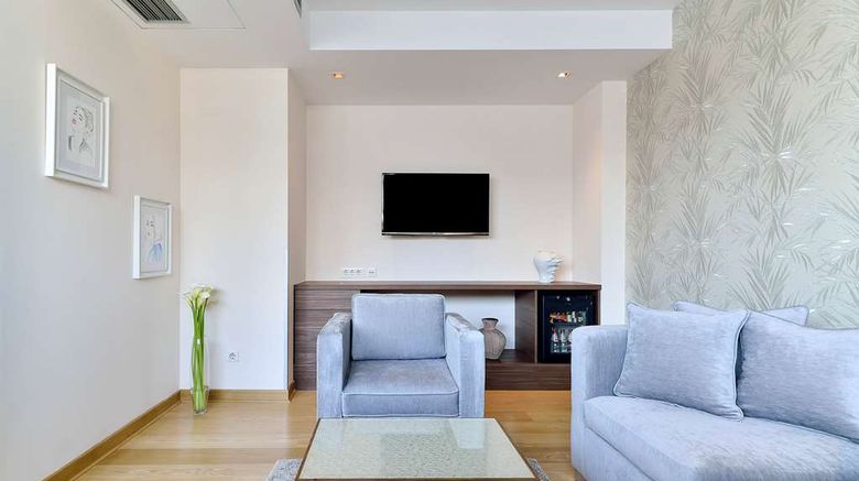 <b>Belgrade Art Hotel, Radisson Individuals Suite</b>. Images powered by <a href="https://iceportal.shijigroup.com/" title="IcePortal" target="_blank">IcePortal</a>.
