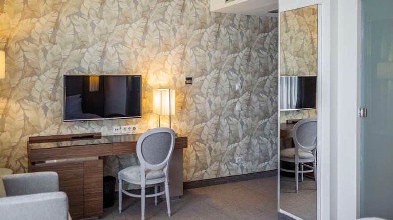 <b>Belgrade Art Hotel, Radisson Individuals Room</b>. Images powered by <a href="https://iceportal.shijigroup.com/" title="IcePortal" target="_blank">IcePortal</a>.