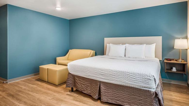 <b>WoodSpring Suites Elgin-Chicago Room</b>. Images powered by <a href="https://iceportal.shijigroup.com/" title="IcePortal" target="_blank">IcePortal</a>.