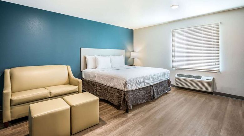 <b>WoodSpring Suites Elgin-Chicago Room</b>. Images powered by <a href="https://iceportal.shijigroup.com/" title="IcePortal" target="_blank">IcePortal</a>.