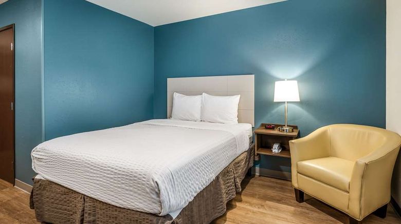<b>WoodSpring Suites Elgin-Chicago Room</b>. Images powered by <a href="https://iceportal.shijigroup.com/" title="IcePortal" target="_blank">IcePortal</a>.