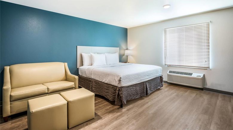 <b>WoodSpring Suites Elgin-Chicago Room</b>. Images powered by <a href="https://iceportal.shijigroup.com/" title="IcePortal" target="_blank">IcePortal</a>.