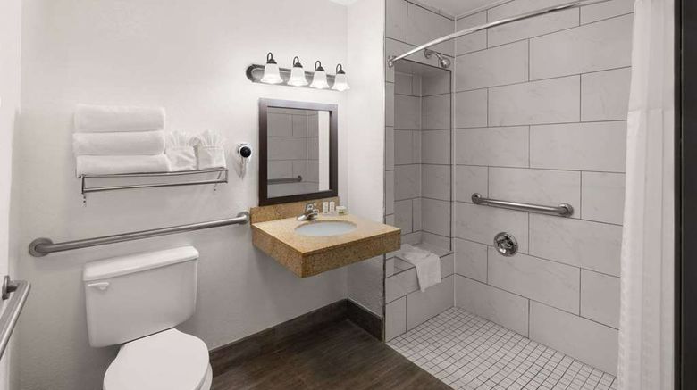 <b>Sylo Denver Airport Room</b>. Images powered by <a href="https://iceportal.shijigroup.com/" title="IcePortal" target="_blank">IcePortal</a>.