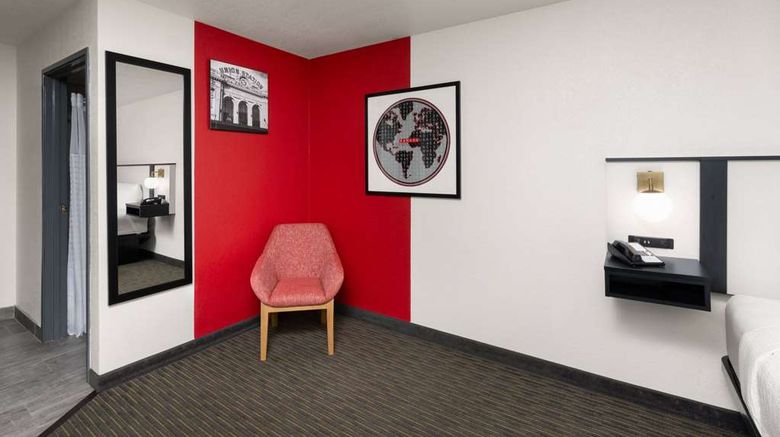 <b>Sylo Denver Airport Room</b>. Images powered by <a href="https://iceportal.shijigroup.com/" title="IcePortal" target="_blank">IcePortal</a>.