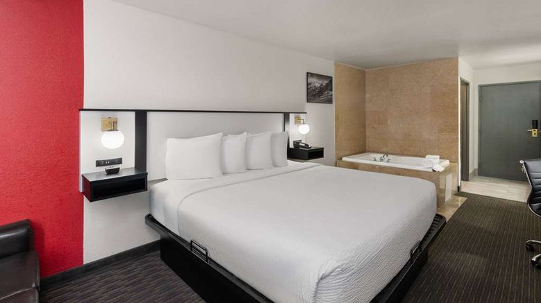 <b>Sylo Denver Airport Suite</b>. Images powered by <a href="https://iceportal.shijigroup.com/" title="IcePortal" target="_blank">IcePortal</a>.