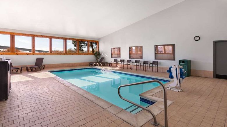 <b>Sylo Denver Airport Pool</b>. Images powered by <a href="https://iceportal.shijigroup.com/" title="IcePortal" target="_blank">IcePortal</a>.