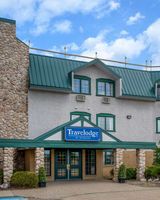 Travelodge by Wyndham Lacombe