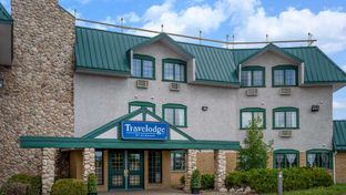 Travelodge by Wyndham Lacombe