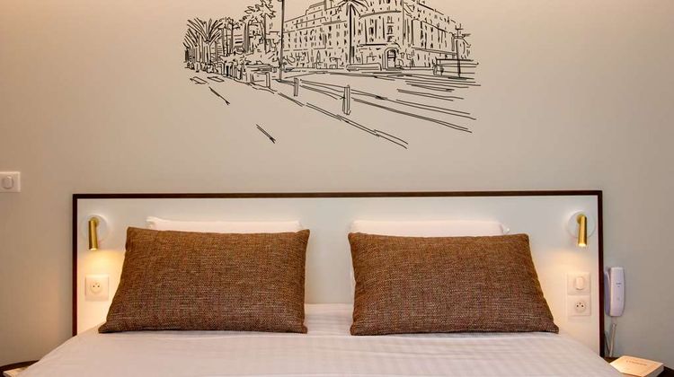 Hotel du Pin Room
