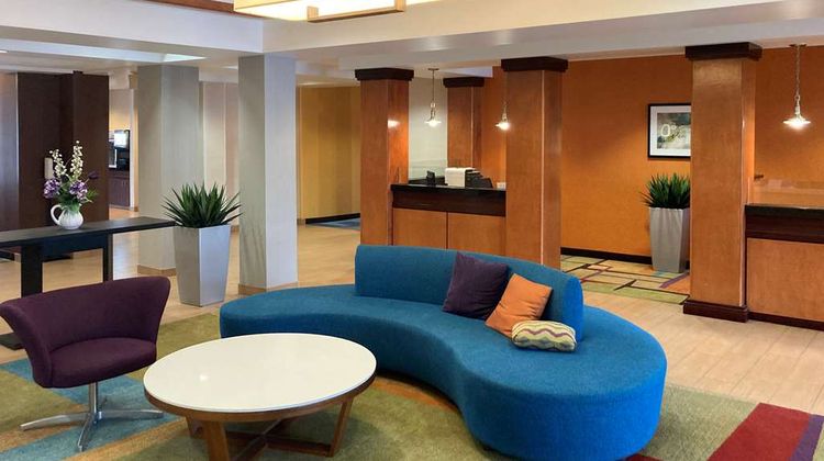 Comfort Inn & Suites Lobby