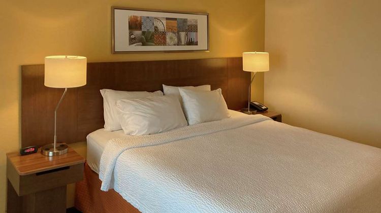 Comfort Inn & Suites Room