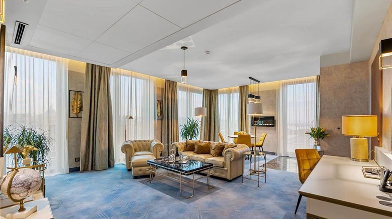 <b>Hotel Diament Plaza Katowice Suite</b>. Images powered by <a href="https://iceportal.shijigroup.com/" title="IcePortal" target="_blank">IcePortal</a>.