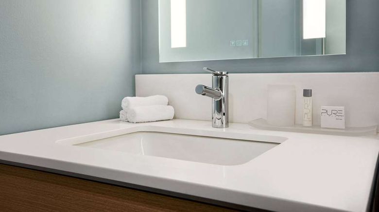<b>Wingate by Wyndham Bronx/Haven Park Room</b>. Images powered by <a href="https://iceportal.shijigroup.com/" title="IcePortal" target="_blank">IcePortal</a>.