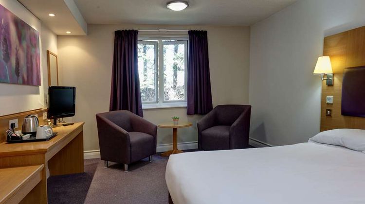 Orchid Epsom Sure Hotel Collection by BW Room